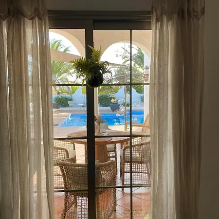 Apartment Banderas *