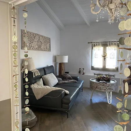 Apartment Banderas *